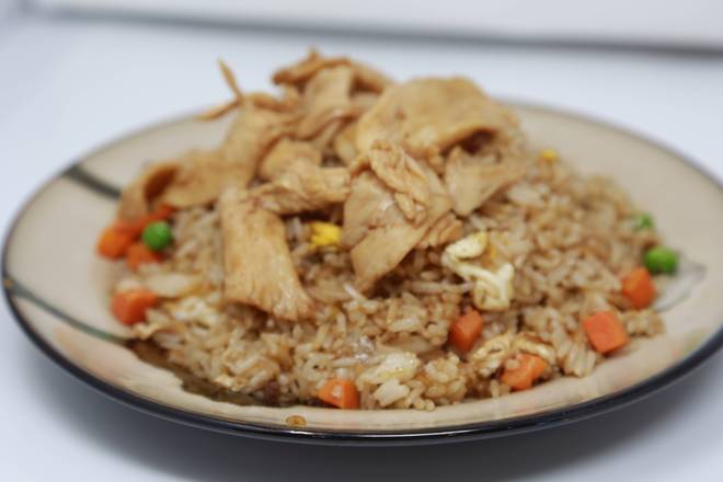 Order R1. Chicken Fried Rice 雞炒飯 food online from Uncle Chen's Chinese Restaurant store, State College on bringmethat.com