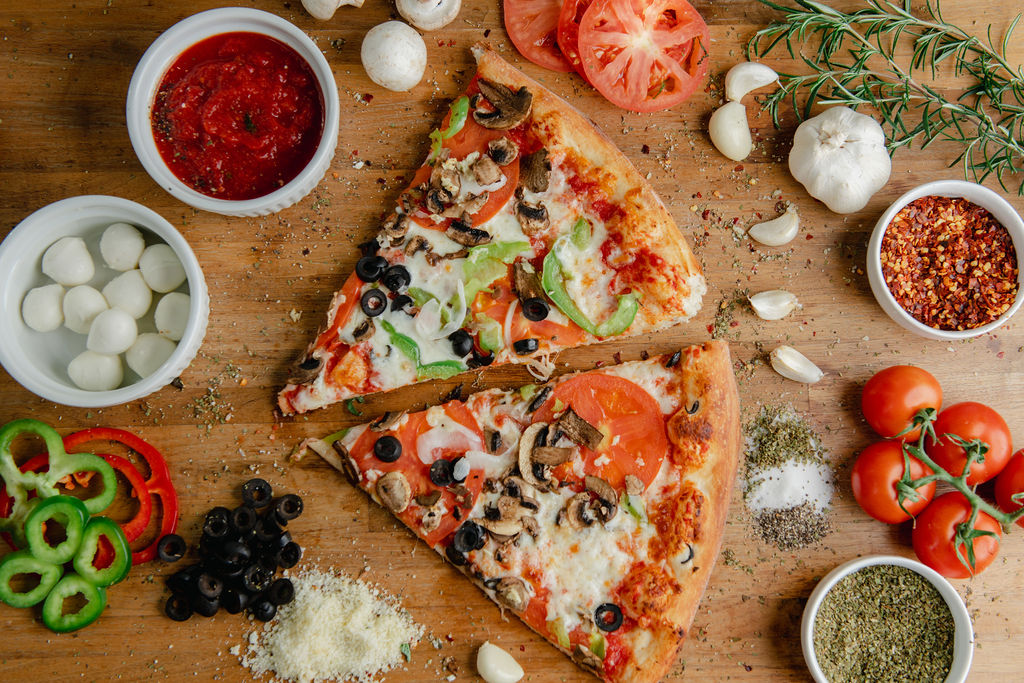 Order Veggie Pizza (14") food online from Ny Pizzeria store, Chula Vista on bringmethat.com