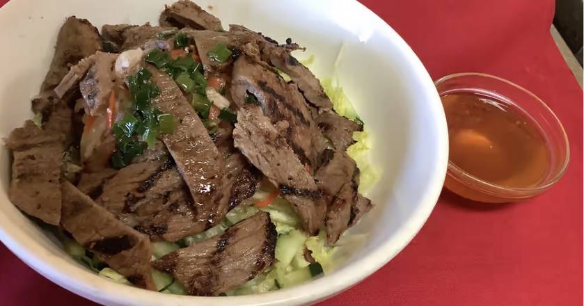 Order B17: BBQ Beef  W/vermicelli  food online from Noodle Palace store, Santa Rosa on bringmethat.com