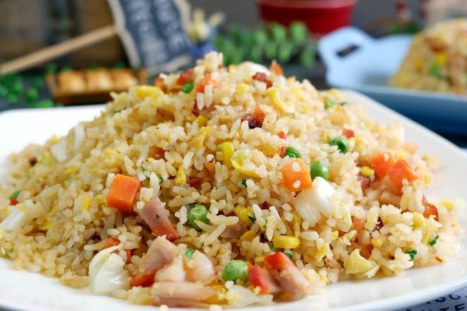 Order House Special Fried Rice food online from Happy Inn Chinese Cuisine store, Rosemont on bringmethat.com