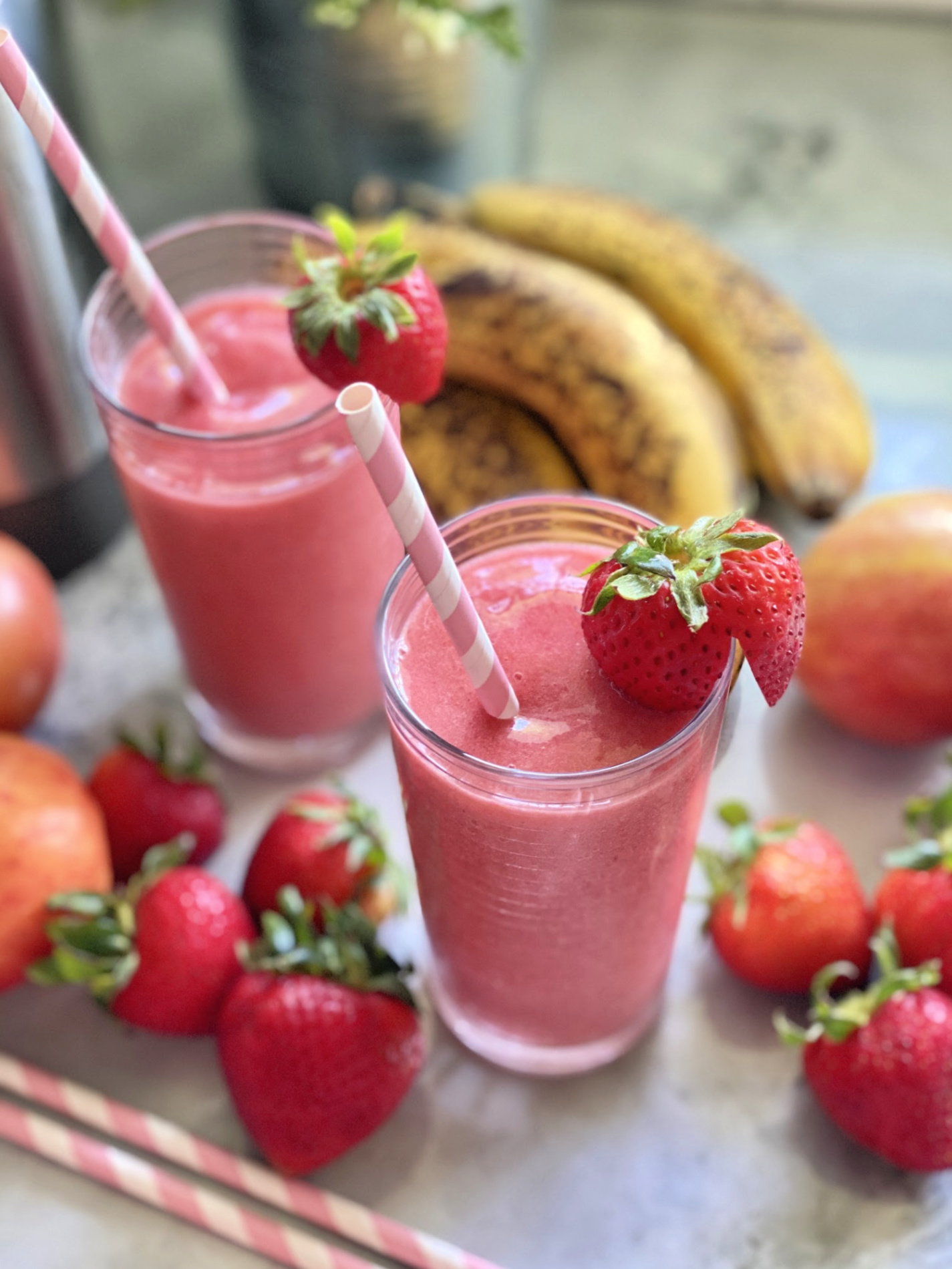 Order Strawberry juice  food online from Nour Cafe store, Revere on bringmethat.com