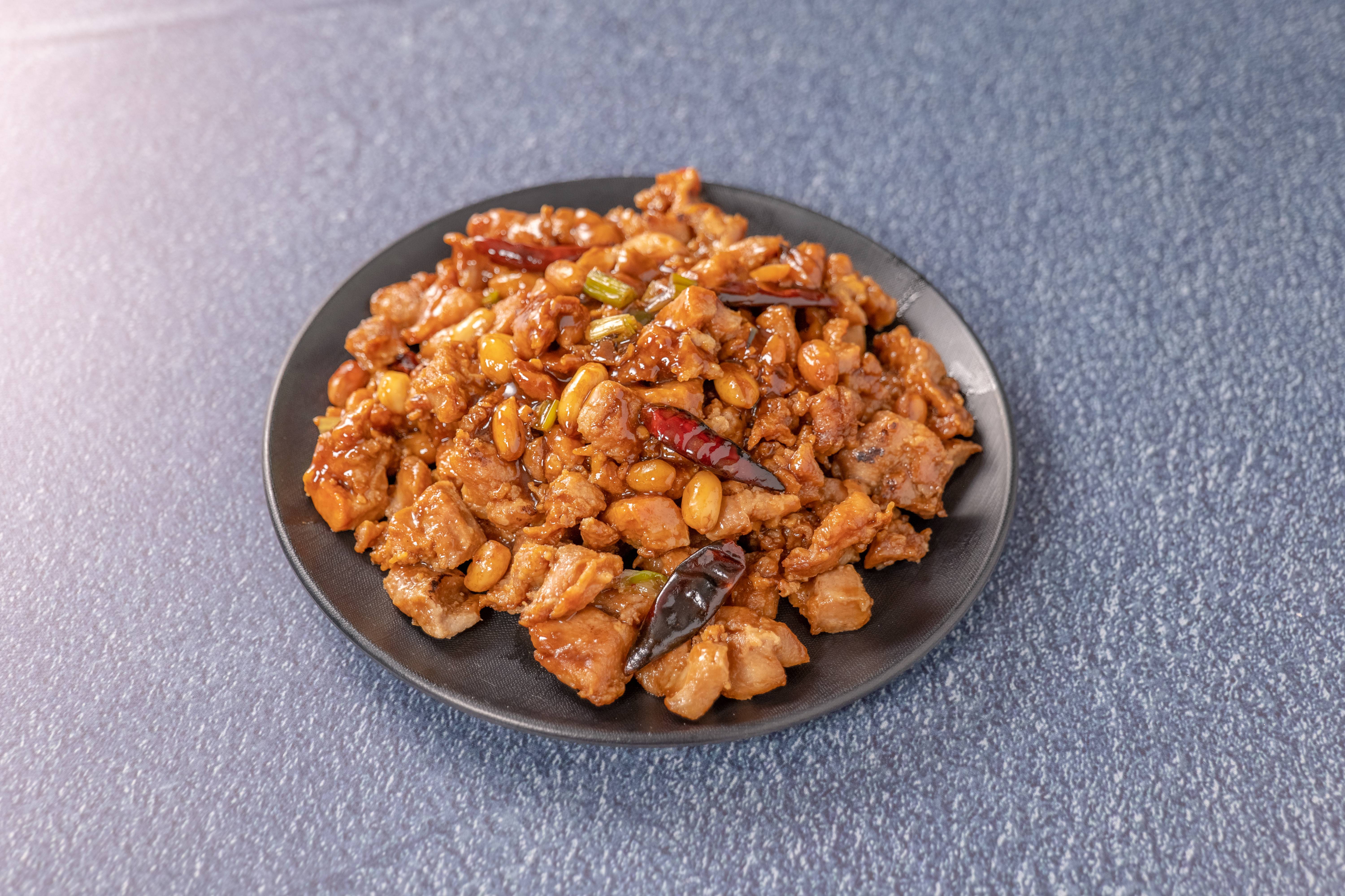 Order 114. Kung Pao Chicken food online from Szechuwan Garden store, Moorpark on bringmethat.com