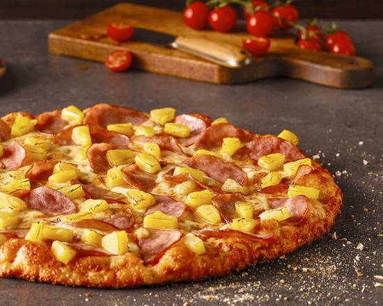 Order Medium Hawaiian Pizza food online from Round Table Pizza store, Apple Valley on bringmethat.com