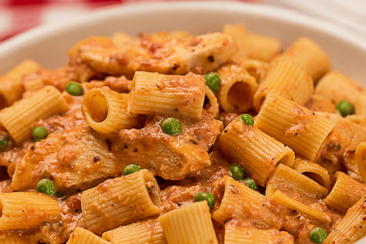 Order Spicy Chicken Rigatoni food online from Buca di Beppo store, Mesa on bringmethat.com