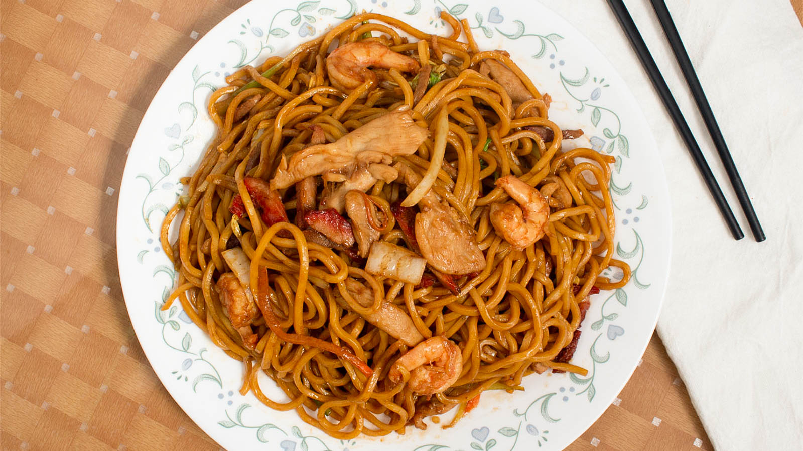 Order 31. Combination Lo Mein food online from China Spring store, Glen Burnie on bringmethat.com