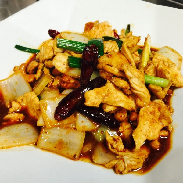 Order Cashew Chicken food online from Anantra Thai Restaurant store, Woodland Hills on bringmethat.com