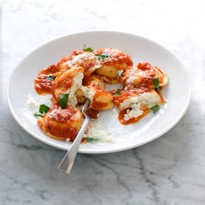 Order Cheese Ravioli food online from Papa Ray's Pizza - Miriam St. store, Daly City on bringmethat.com