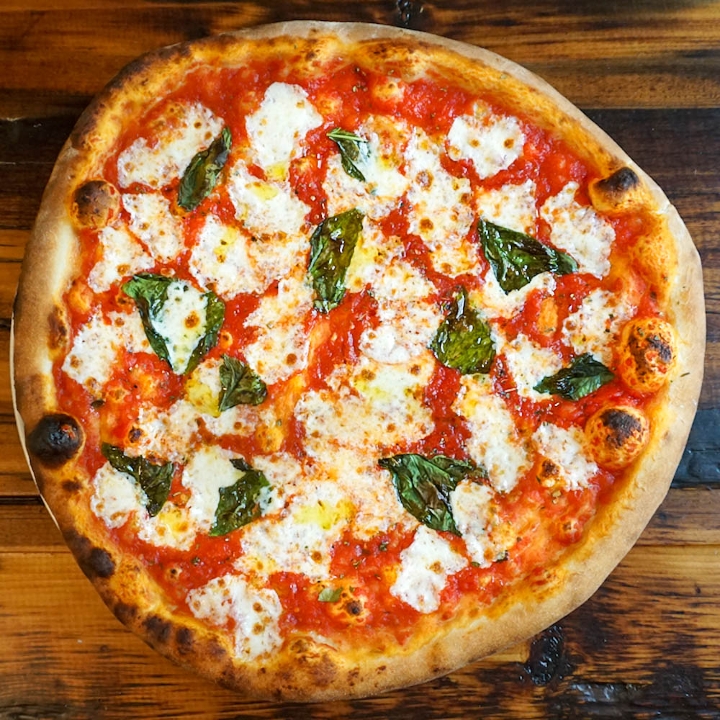 Order Margherita Pizza food online from Pizzeria La Rosa store, New Rochelle on bringmethat.com