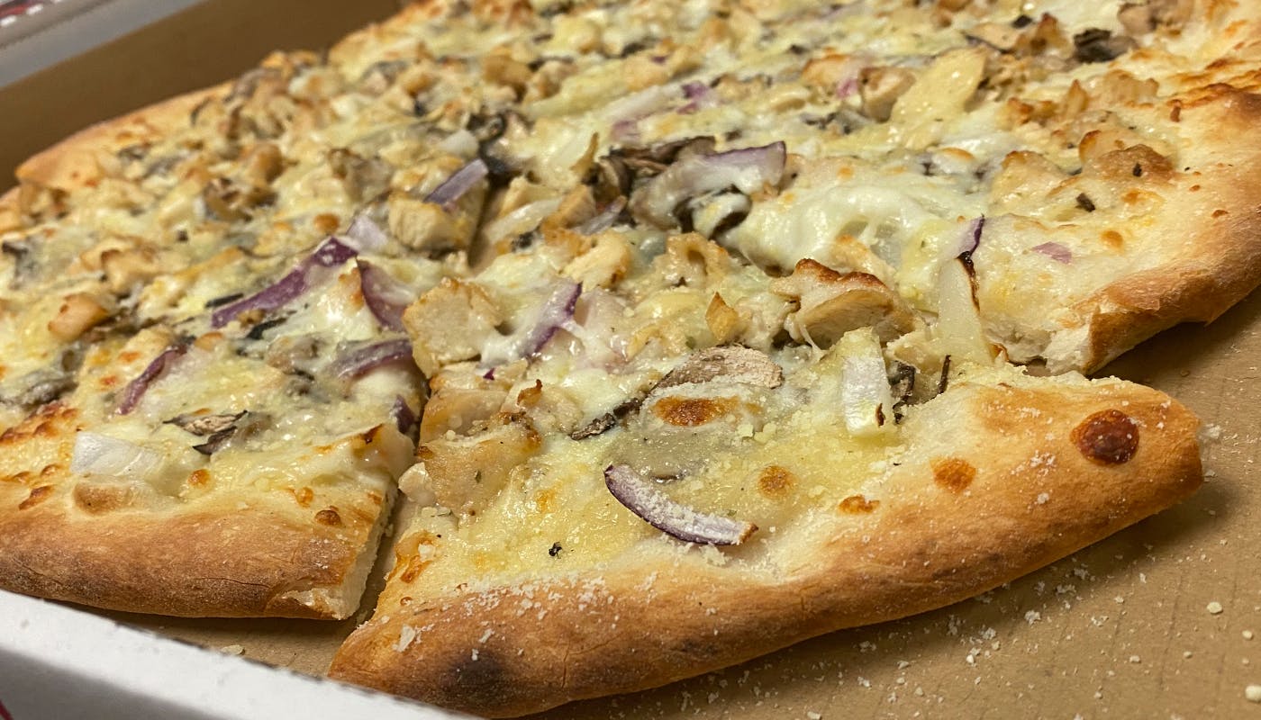 Order Chicken Alfredo Pizza - 12'' food online from New York New York Pizza and Pasta store, La Mesa on bringmethat.com