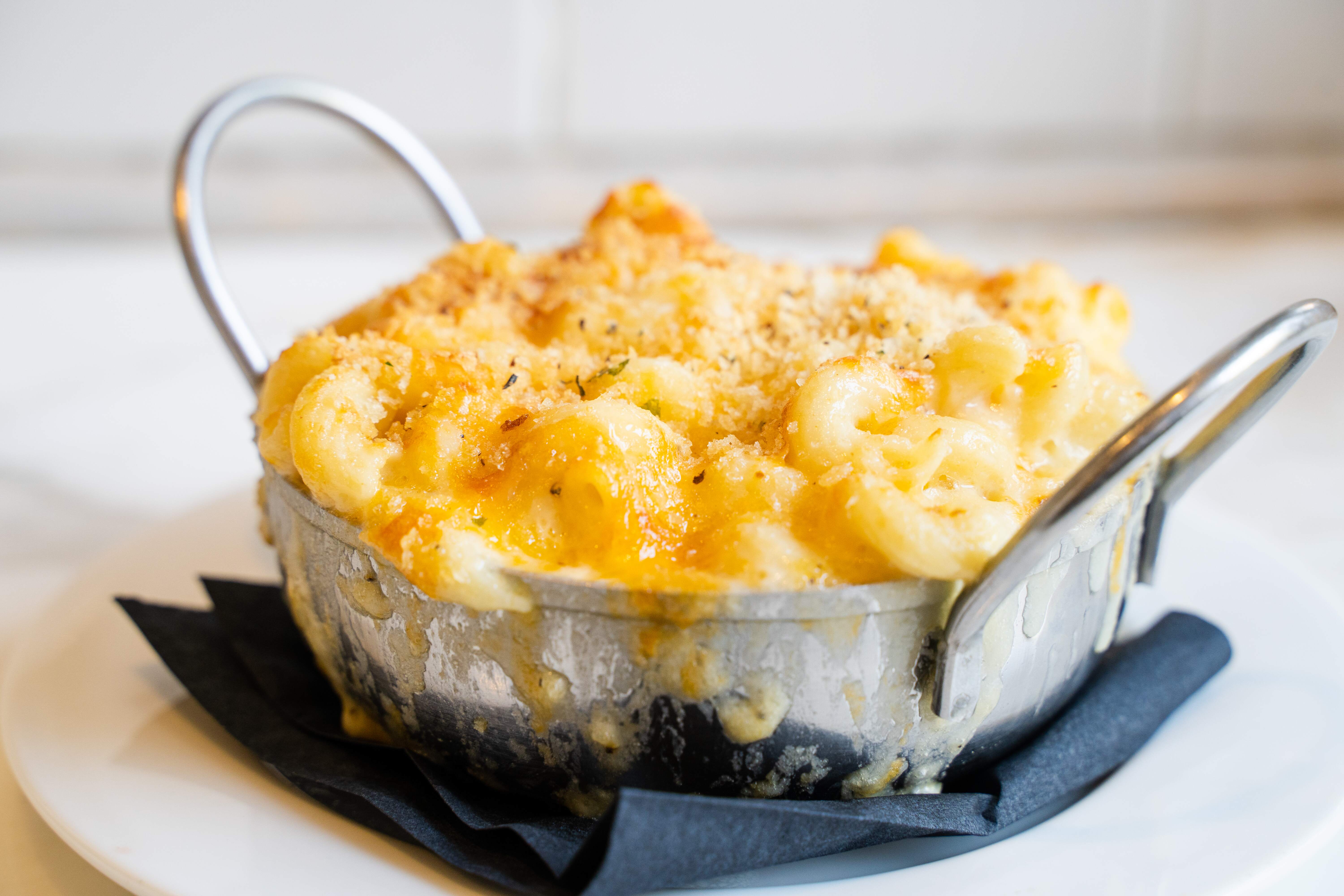 Order Teddy Mac and Cheese Dinner food online from Teddy & The Bully Bar store, Washington on bringmethat.com