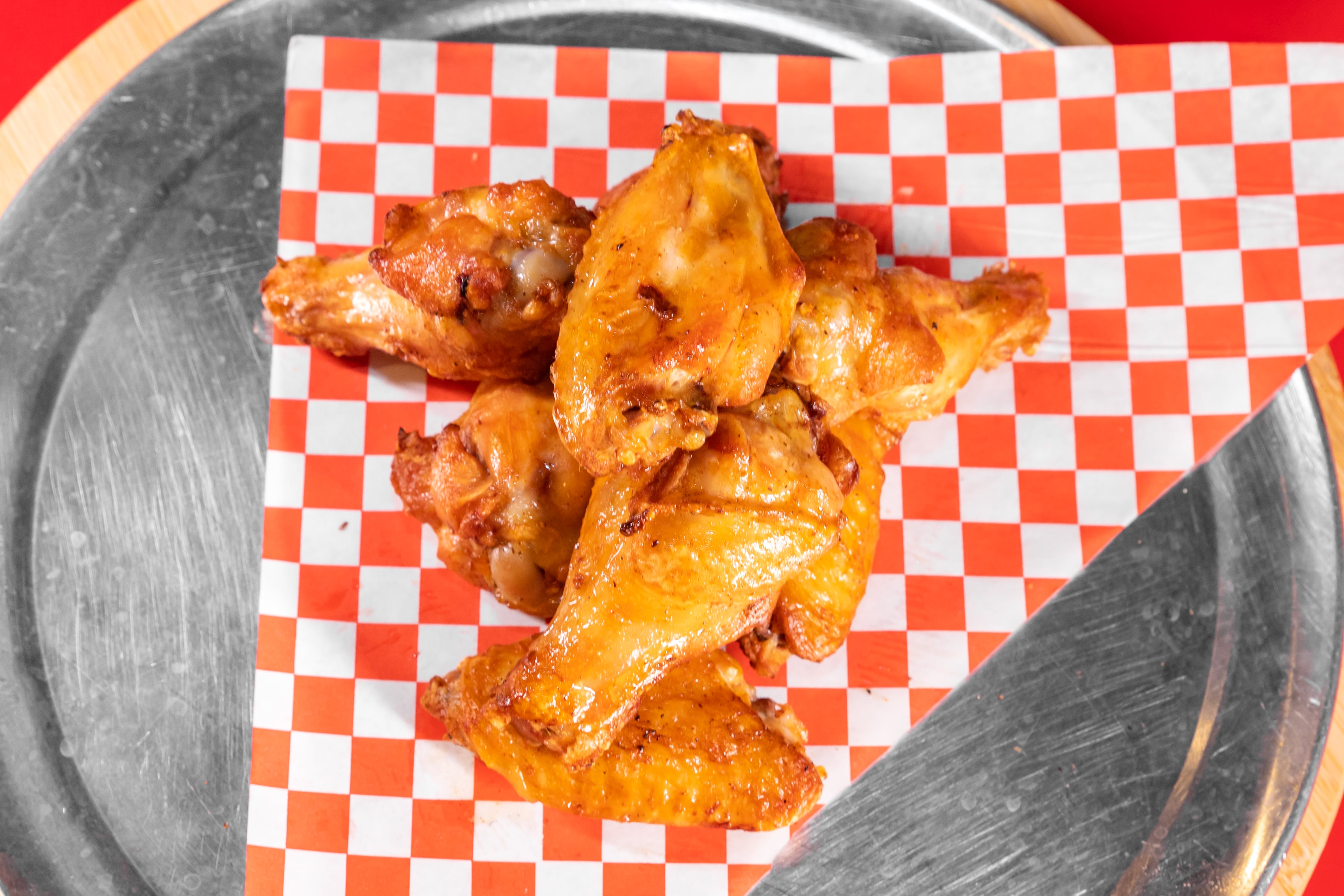 Order Buffalo Wings - 8 Pieces food online from Larry Pizza store, Fullerton on bringmethat.com