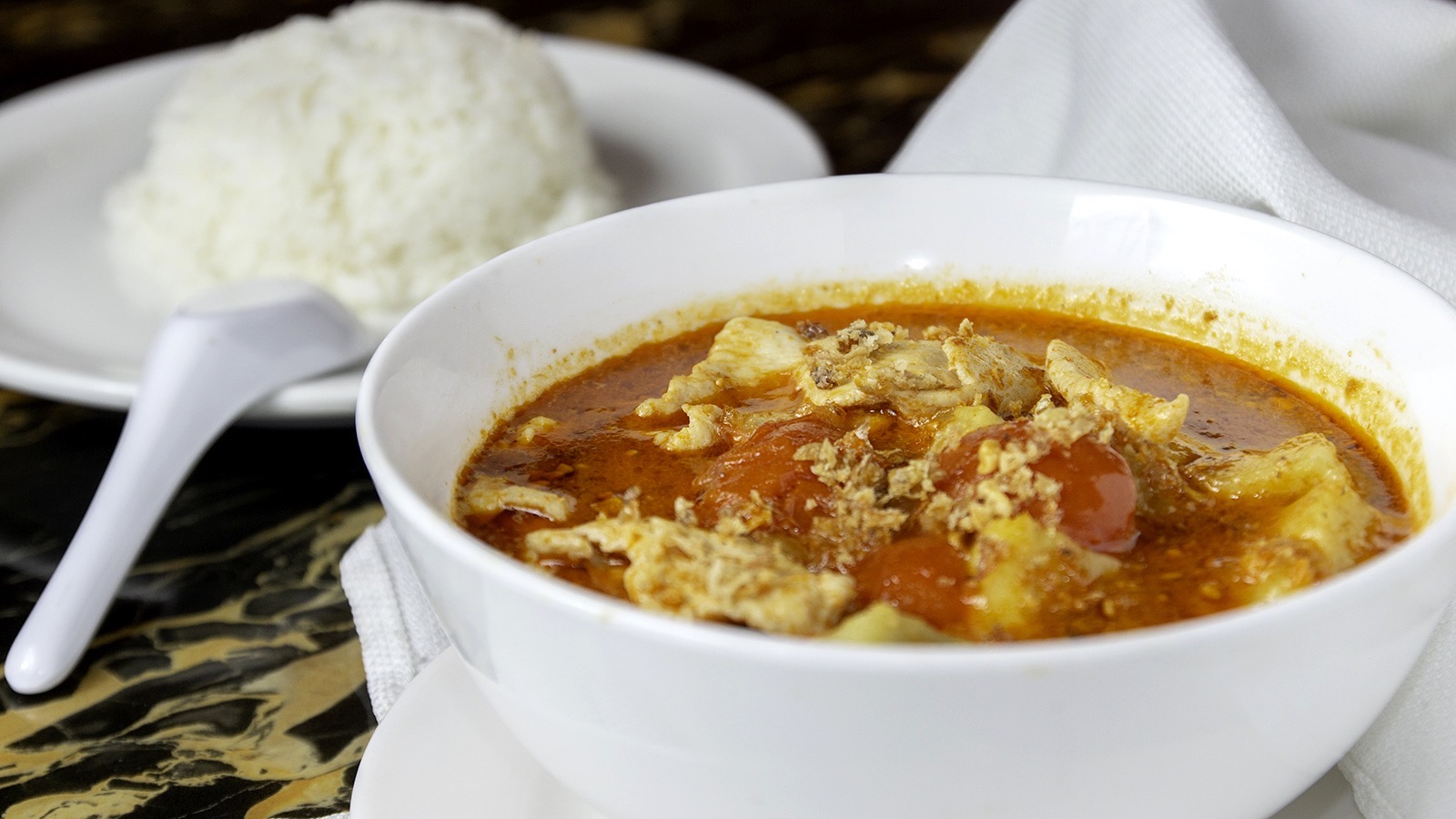 Order 5.2. Gang Musaman Curry   food online from Bangkok Bay store, Lima on bringmethat.com