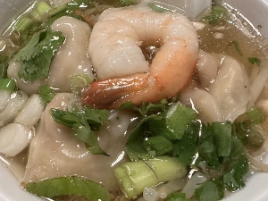 Order Wonton Soup food online from Sticky Rice store, Chicago on bringmethat.com