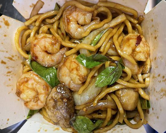 Order Spicy Basil Shrimp Lo Mein  food online from Asian Wok store, Alexandria on bringmethat.com