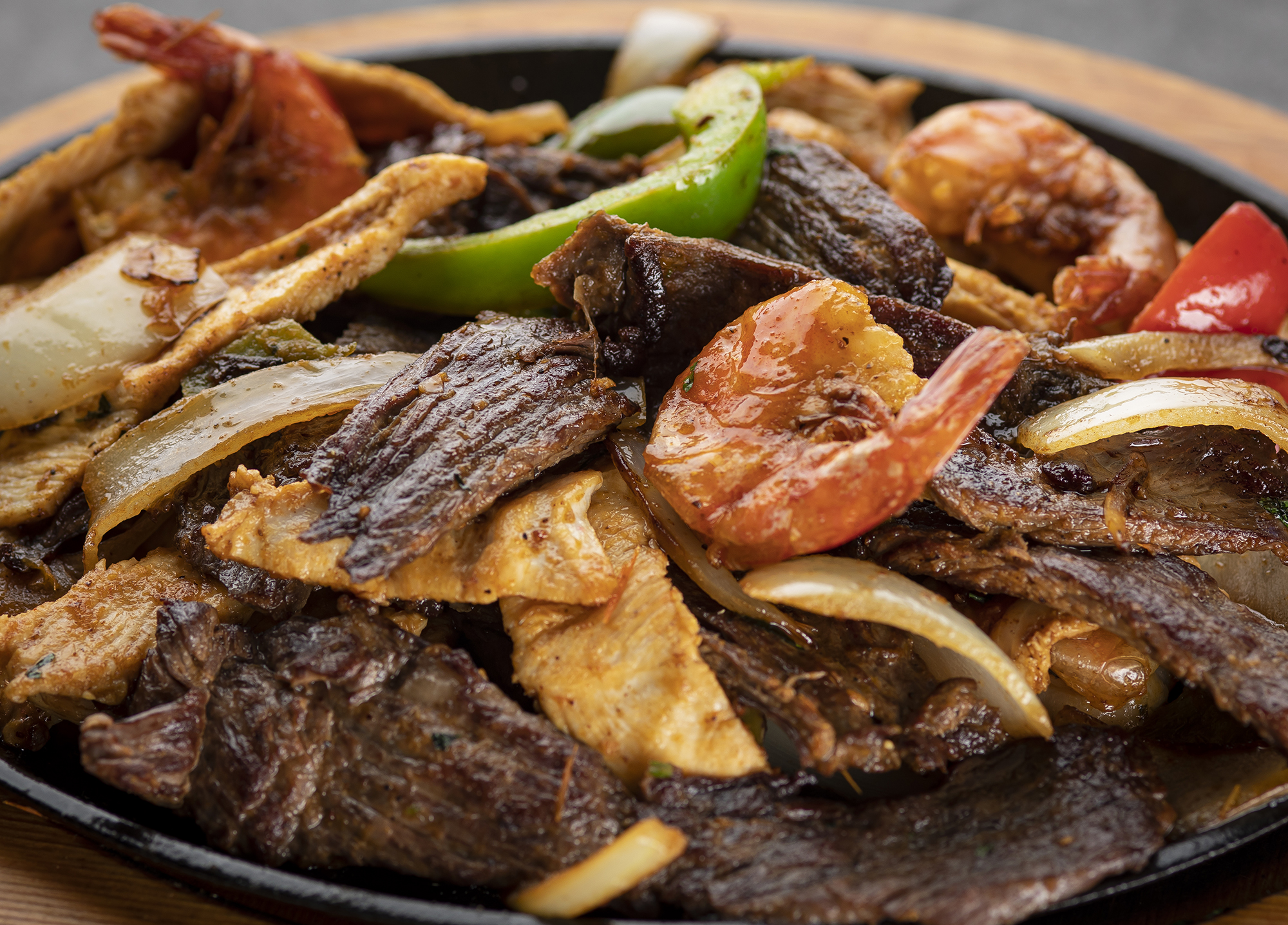 Order Mixed Fajitas Dinner food online from Los Comales store, Lombard on bringmethat.com