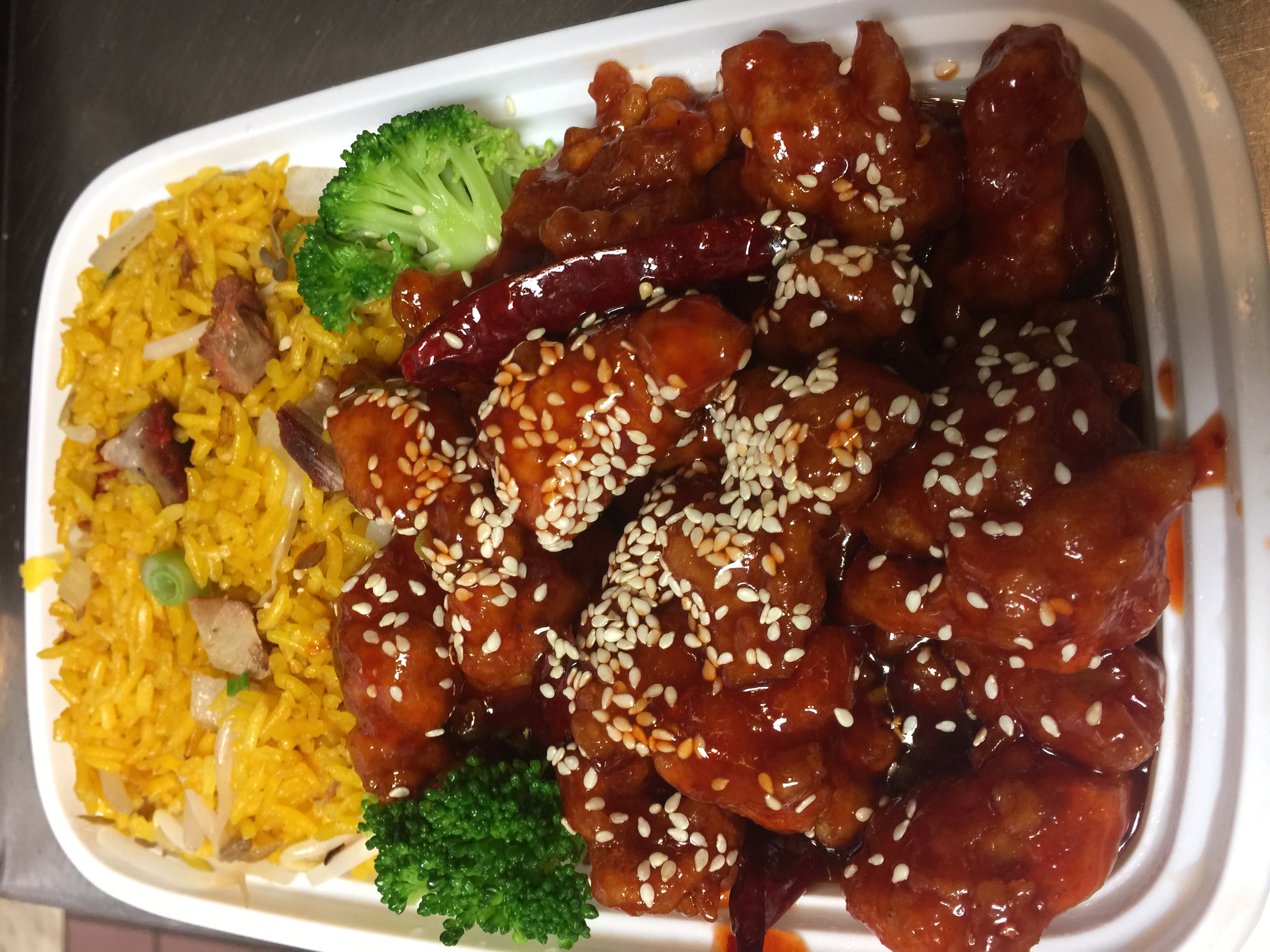 Order D17. Sesame Chicken Combo Dinner food online from Heelok Asian Fusion store, Lumberton on bringmethat.com