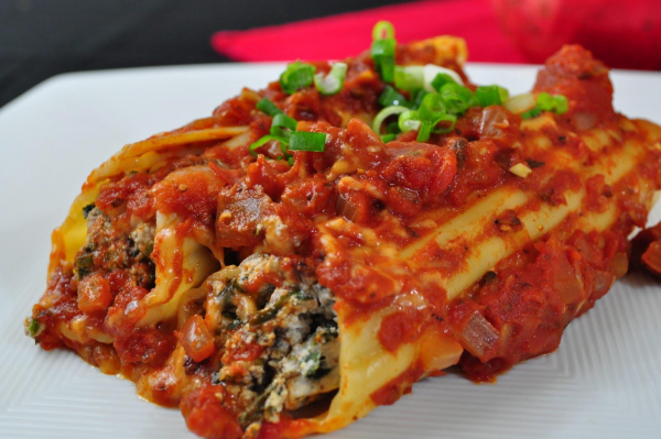 Order Baked Manicotti food online from Amante Pizza & Pasta store, Everett on bringmethat.com