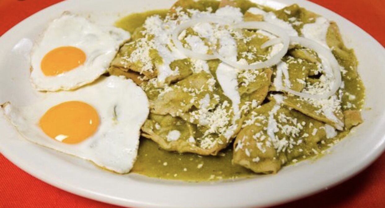 Order Chilaquiles Verdes food online from Rincon Mexicano store, Houston on bringmethat.com