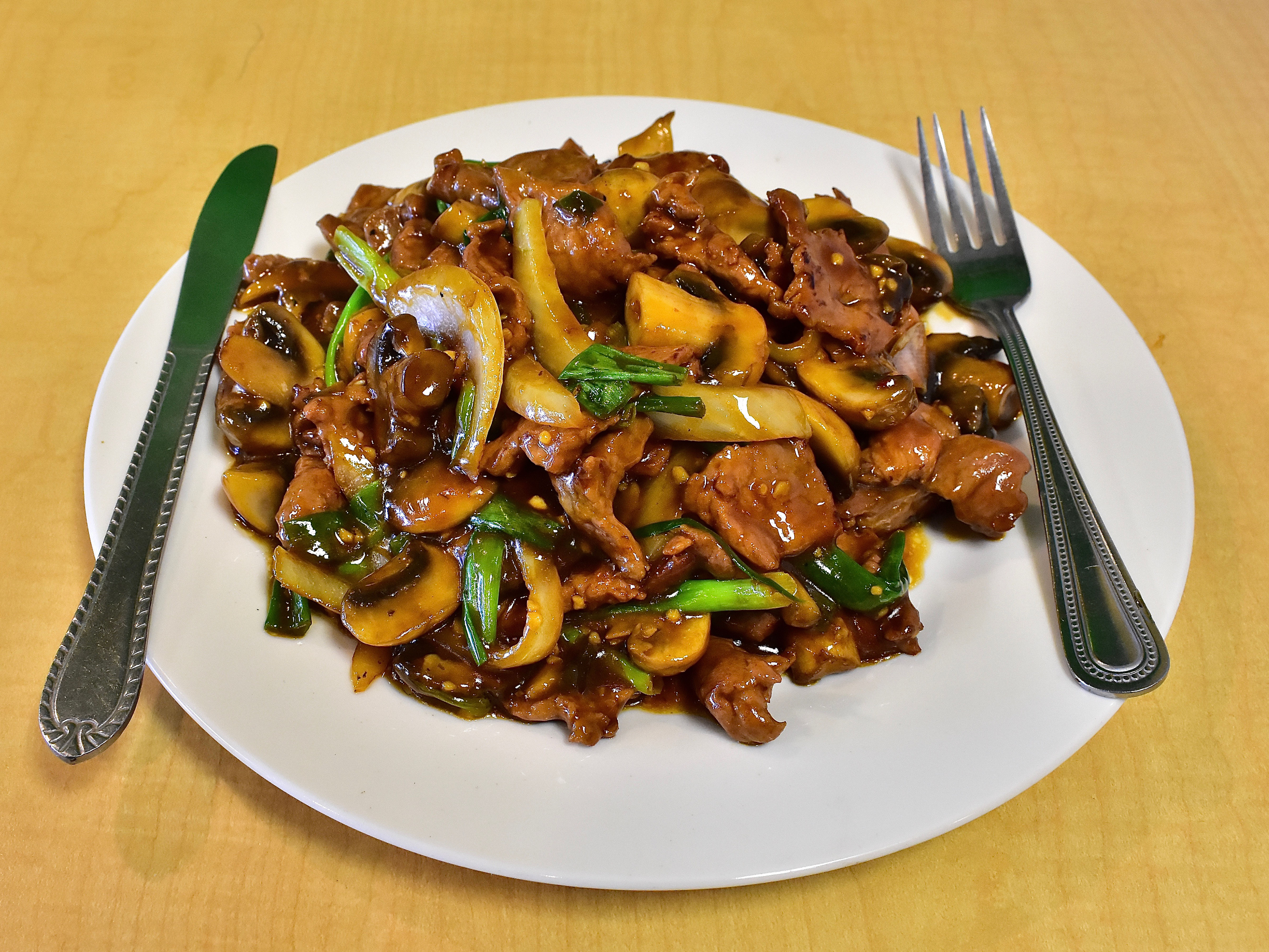 Order 61. Mongolian Beef food online from Peking Garden Restaurant store, El Paso on bringmethat.com