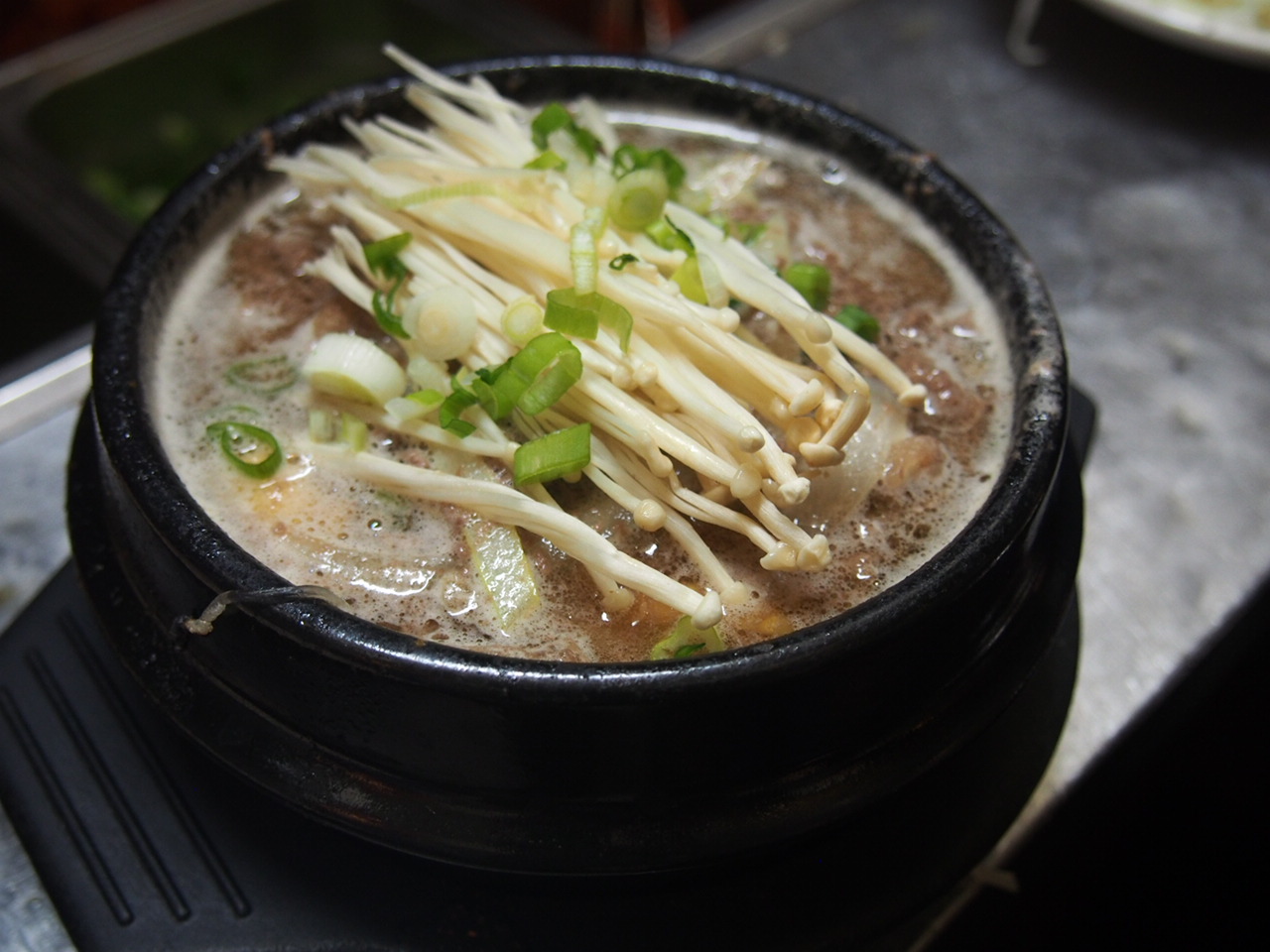 Order D-10D. Bulgogi in Hot Stone Pot (뚝배기 불고기/砂锅烤牛肉) food online from Restaurant Namsan store, Los Angeles on bringmethat.com