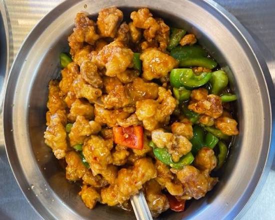 Order General Tso Chicken (Dinner Size) food online from Wang Chinese Kitchen store, Columbus on bringmethat.com
