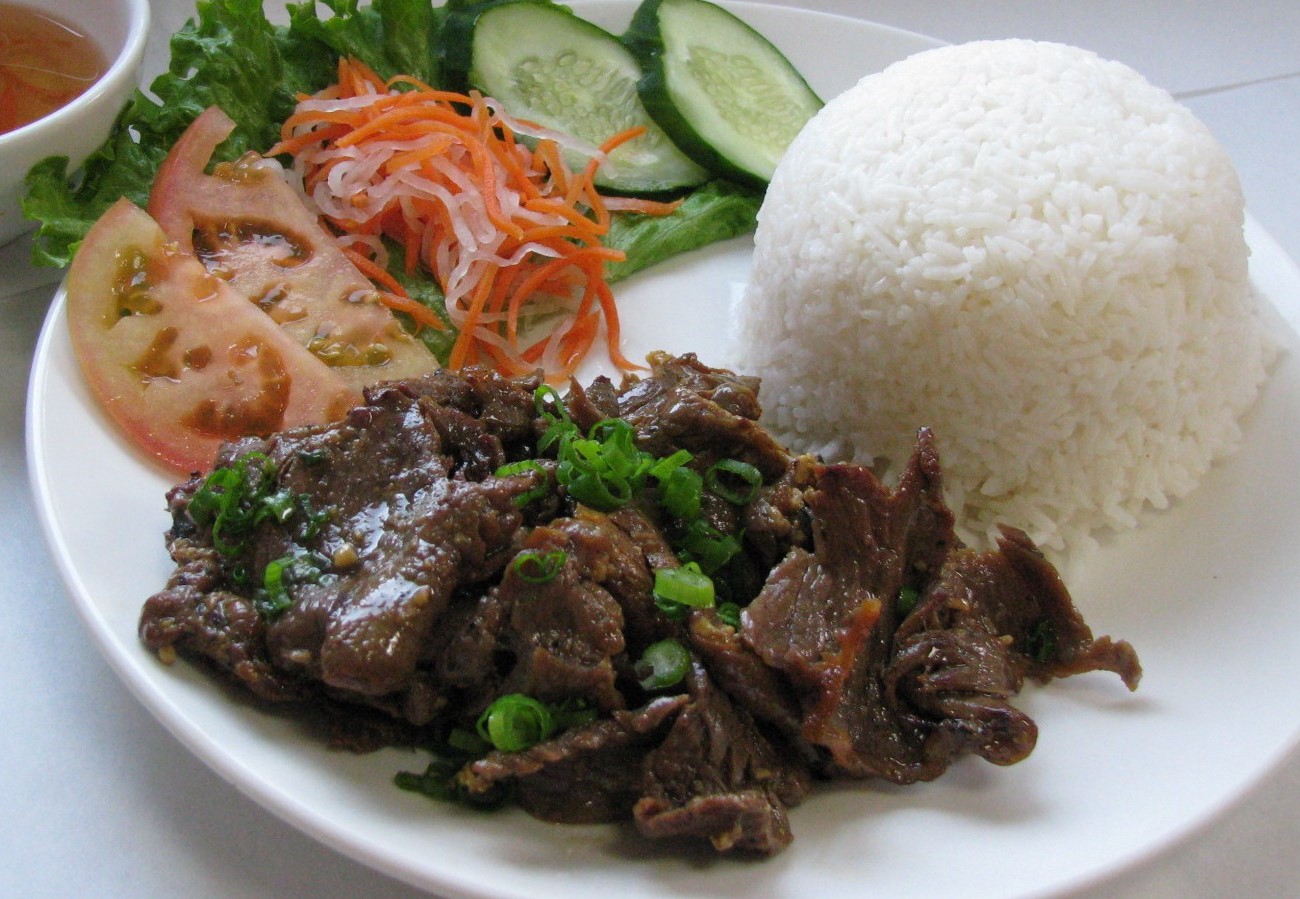 Order C15. Sliced BBQ Beef Rice (CBN) food online from Pho Daily store, Long Beach on bringmethat.com