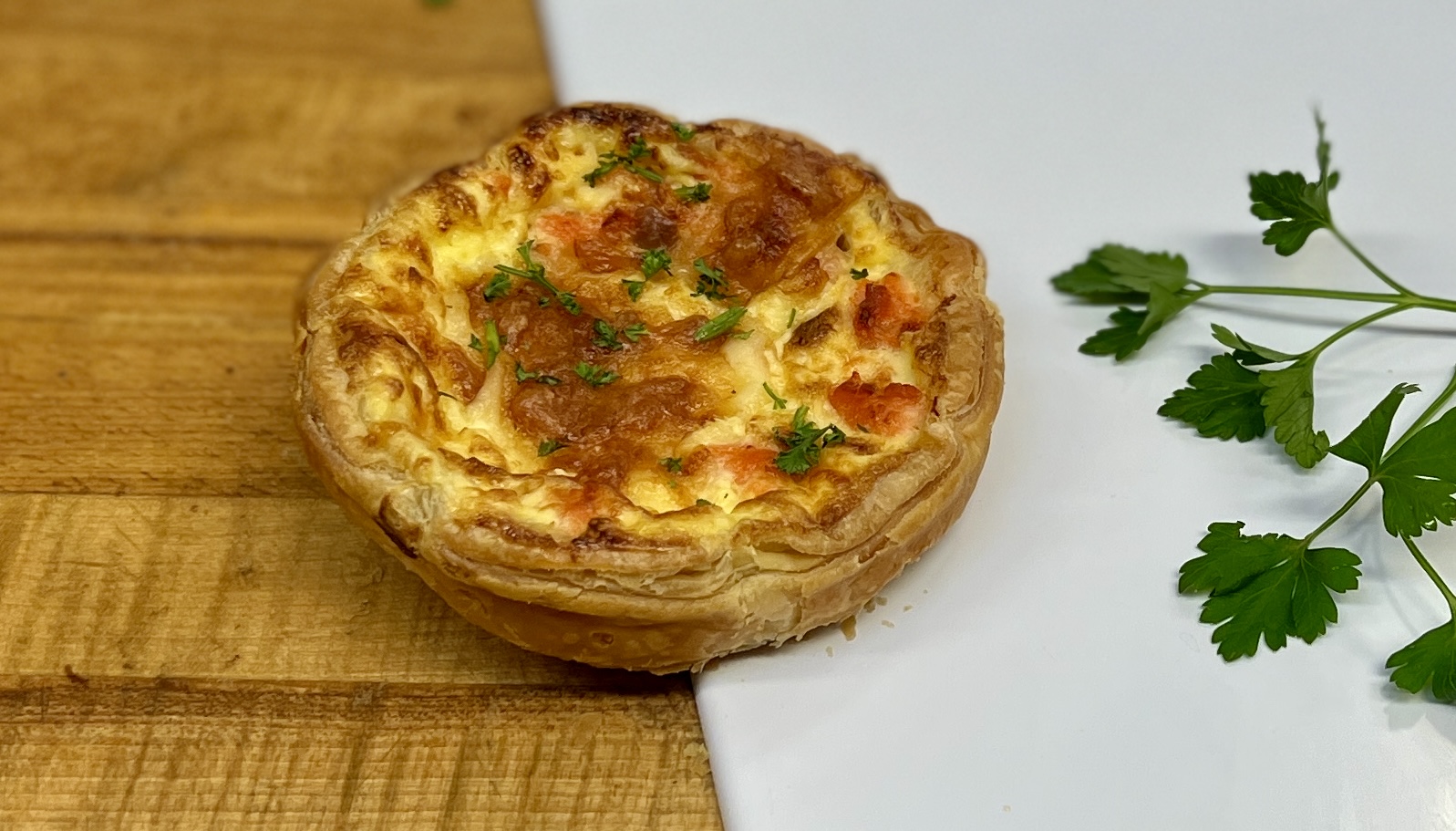 Order Smoked Salmon Quiche food online from Delice Bakery store, Los Angeles on bringmethat.com