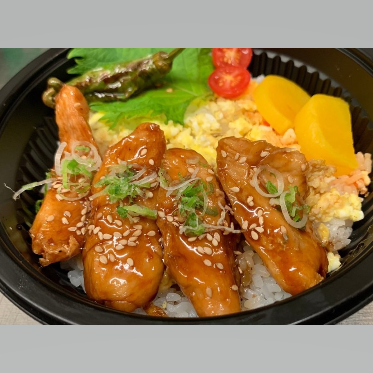 Order NOSHI Tender Chicken Bowl food online from Noshi Sushi store, Los Angeles on bringmethat.com