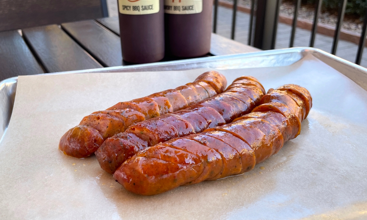 Order Jalapeno Cheddar Sausage food online from Gque Bbq store, Lone Tree on bringmethat.com