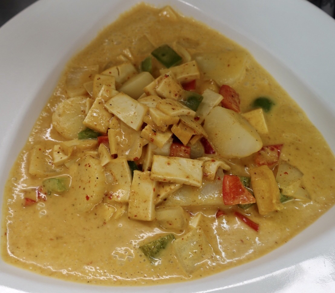 Order Yellow Curry food online from Sushi Thai store, Libertyville on bringmethat.com