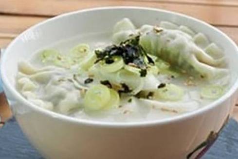 Order Dumpling & Rice Cake Soup food online from Kong Tofu & Bbq store, Cupertino on bringmethat.com