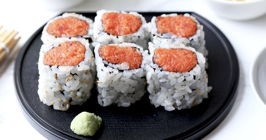 Order Spicy Tuna Roll food online from Kissho Asian Bistro & Sushi bar store, Columbus on bringmethat.com