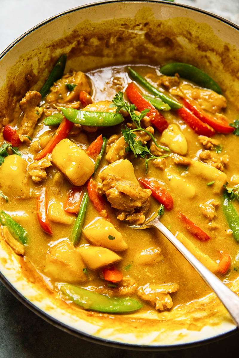 Order C5. Curry Chicken food online from China First store, Seattle on bringmethat.com