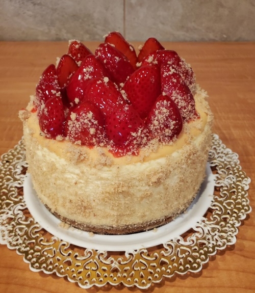 Order 9" Strawberry Streusel Cheesecake food online from Marie Callender store, Modesto on bringmethat.com