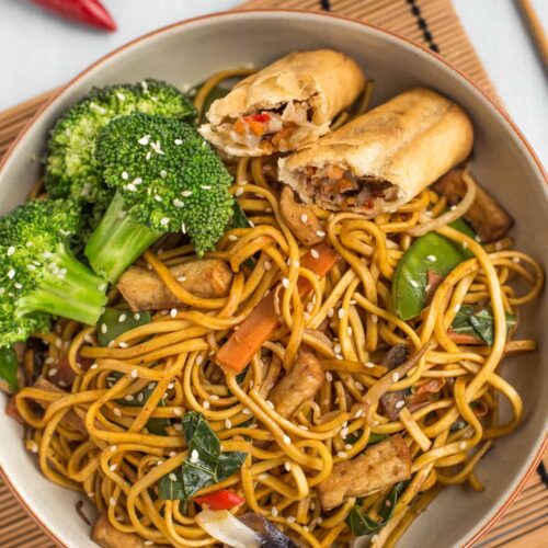 Order 45. Vegetable Lo Mein food online from Chen's Yummy House store, Dumont on bringmethat.com