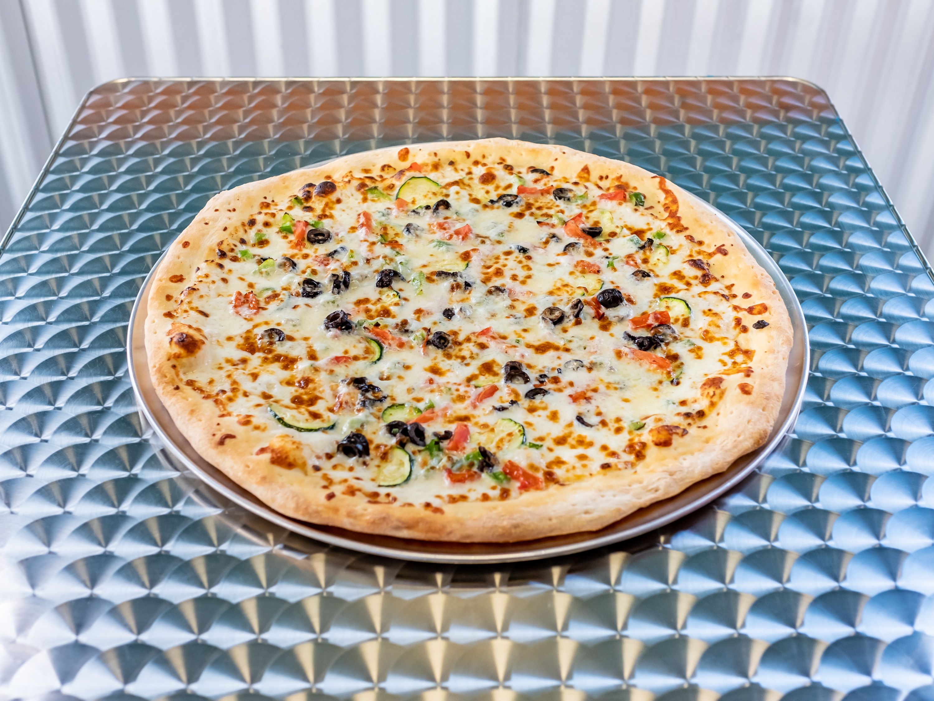 Order Veggie White Hot Pizza food online from Seaside Pizza Co store, San Diego on bringmethat.com