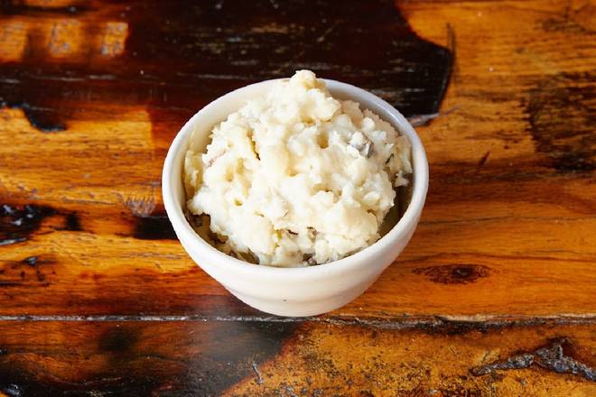 Order House Made Garlic Mashed Potatoes food online from Twin Peaks store, Florence on bringmethat.com