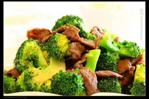 Order 62. Large Beef with Broccoli food online from Great Taste Chinese Restaurant store, CLEVELAND on bringmethat.com