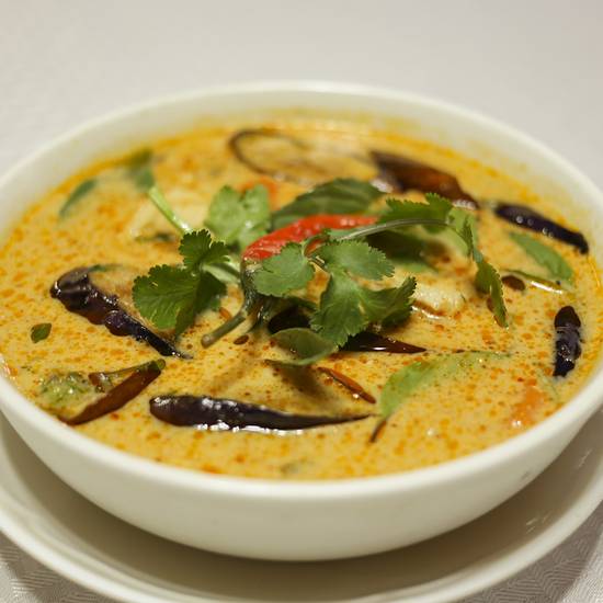 Order Red Curry AND RICE food online from Pho Le Ii store, Portland on bringmethat.com