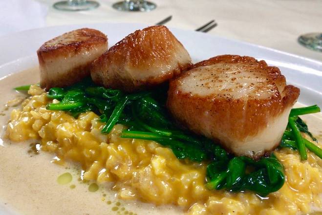 Order Seared Seasonal Scallops food online from Luciano's Ristorante & Lounge store, Rahway on bringmethat.com