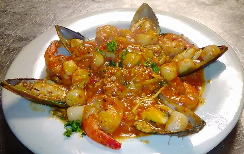 Order Seafood Combo - Entree food online from Giuseppe Italian Grill store, Seguin on bringmethat.com