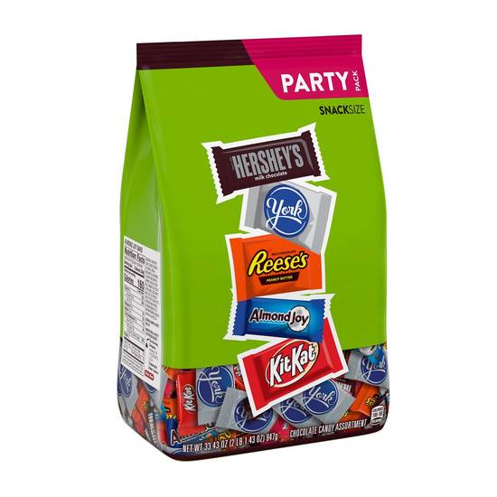 Order Hershey Miniatures Milk and Dark Chocolate Assortment Snack Size Candy, Individually Wrapped, 33.43 oz, Bulk Party Bag food online from Cvs store, SUNNYVALE on bringmethat.com