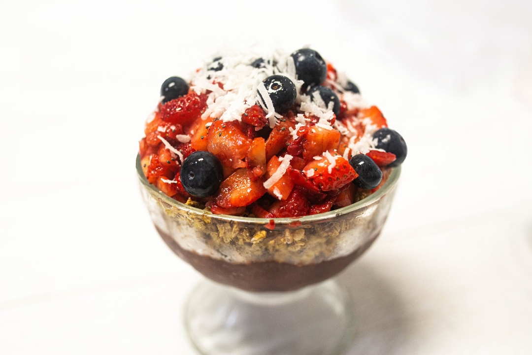 Order Superfruit Bowl food online from Grain And Berry store, Nashville on bringmethat.com