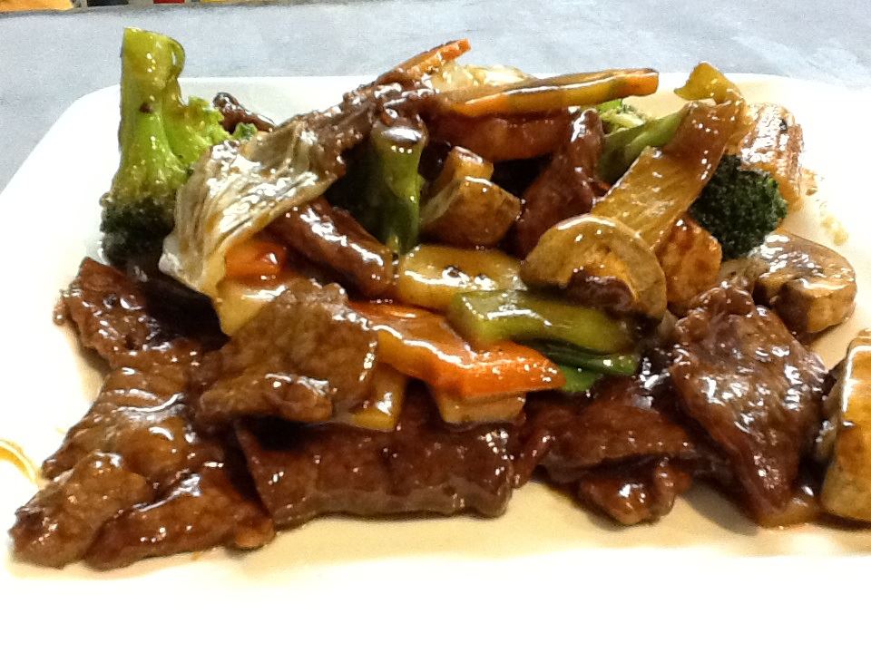 Order 32. Szechuan Beef food online from Phoenix Chinese Cafe store, San Antonio on bringmethat.com