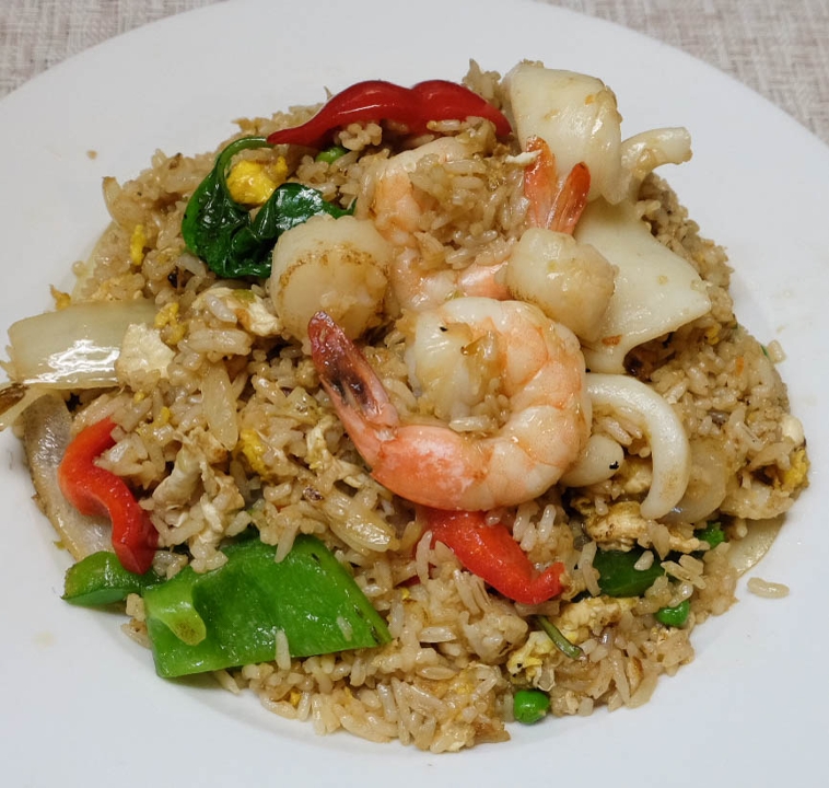 Order Spicy Sea Fried Rice food online from Giggling rice thai togo store, Brookline on bringmethat.com