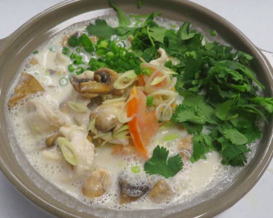 Order Chicken Tom Kha Soup food online from Thai.Pho store, Forney on bringmethat.com
