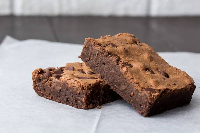Order Classic Brownie food online from 4 Rivers Smokehouse store, Orange Park on bringmethat.com