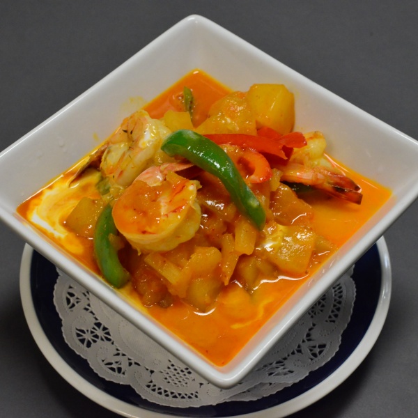 Order SR5. Pineapple Curry food online from Taste of Thai store, San Bernardino on bringmethat.com