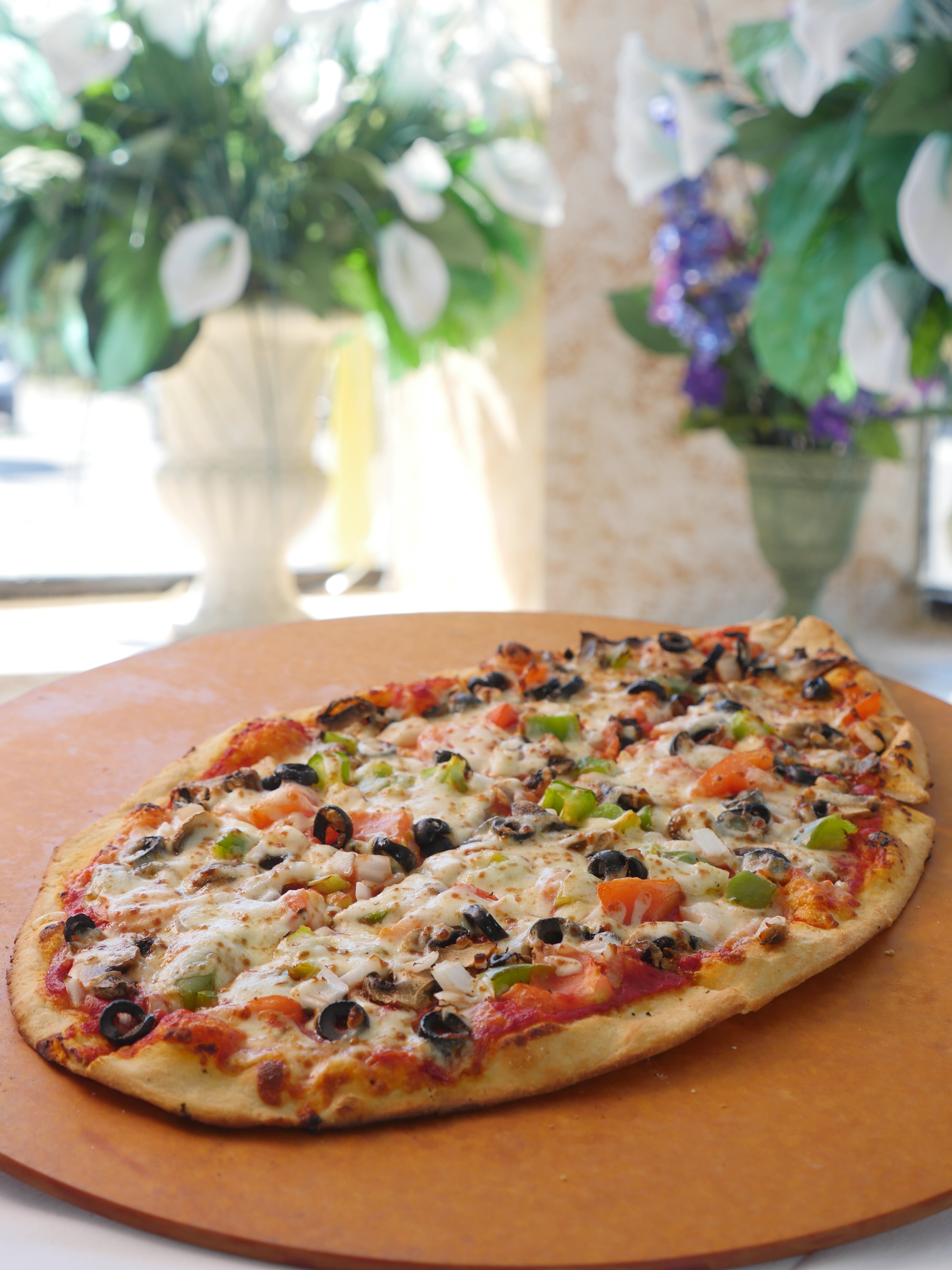 Order Veggie Lovers Pizza - Personal 10'' food online from Football Pizza store, Minneapolis on bringmethat.com
