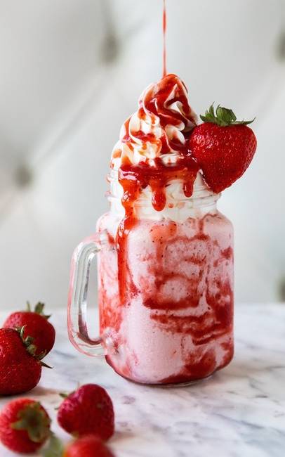 Order *Very Berry Milkshake food online from Sweet Paris Creperie store, Houston on bringmethat.com